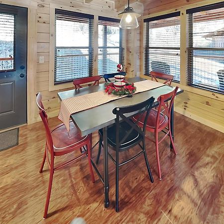 Woodland Escape, 3 Bedrooms, Hot Tub, Pool Access, WiFi, Sleeps 9 Pigeon Forge Buitenkant foto