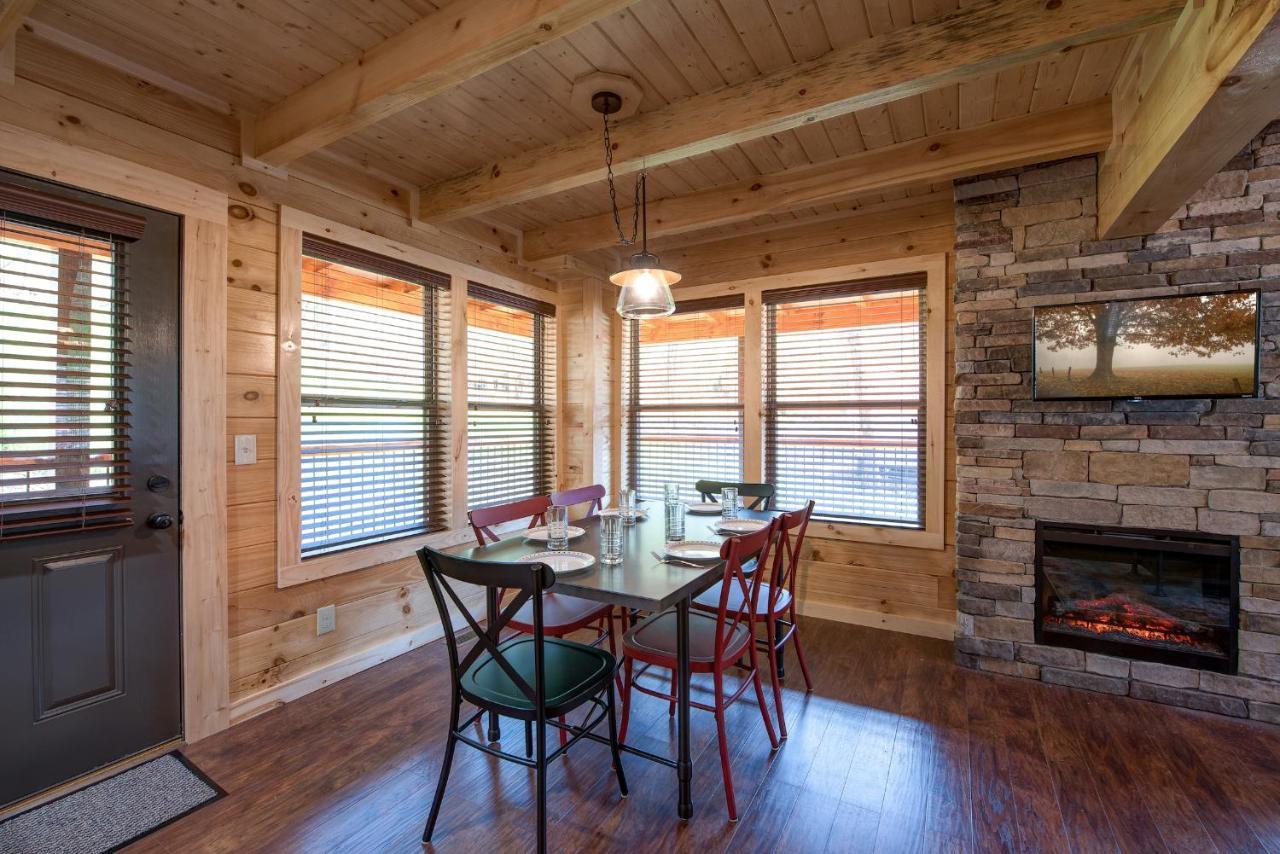 Woodland Escape, 3 Bedrooms, Hot Tub, Pool Access, WiFi, Sleeps 9 Pigeon Forge Buitenkant foto