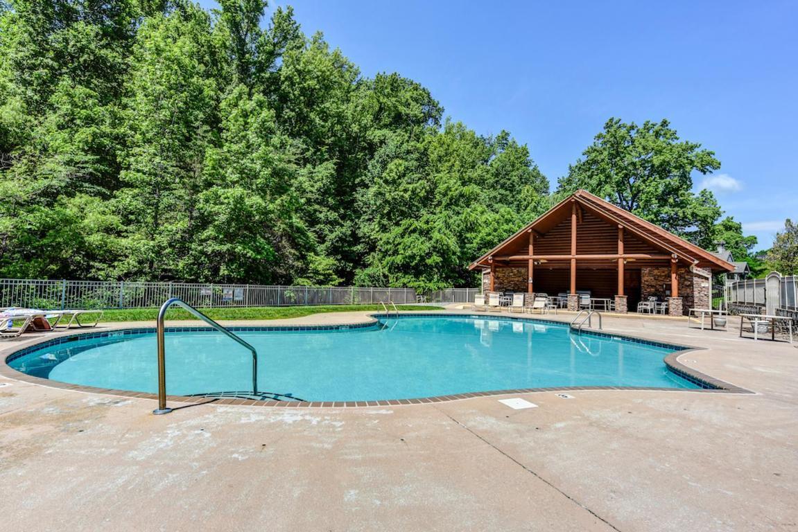 Woodland Escape, 3 Bedrooms, Hot Tub, Pool Access, WiFi, Sleeps 9 Pigeon Forge Buitenkant foto