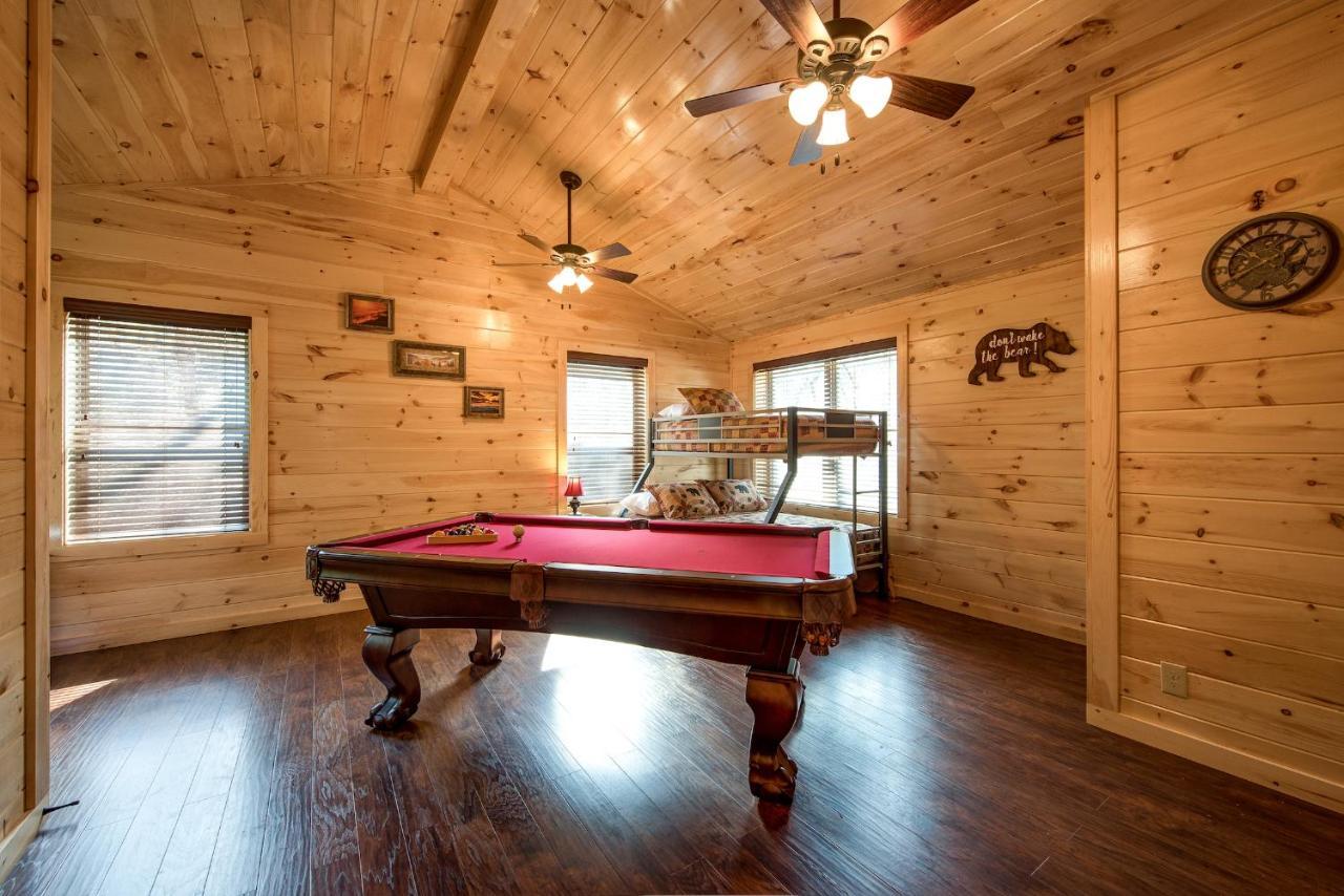 Woodland Escape, 3 Bedrooms, Hot Tub, Pool Access, WiFi, Sleeps 9 Pigeon Forge Buitenkant foto