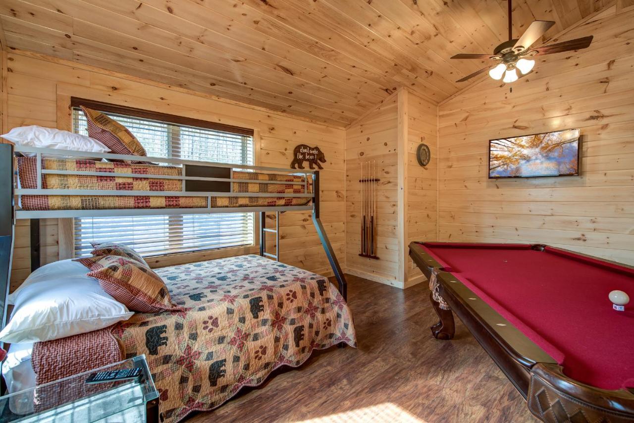 Woodland Escape, 3 Bedrooms, Hot Tub, Pool Access, WiFi, Sleeps 9 Pigeon Forge Buitenkant foto