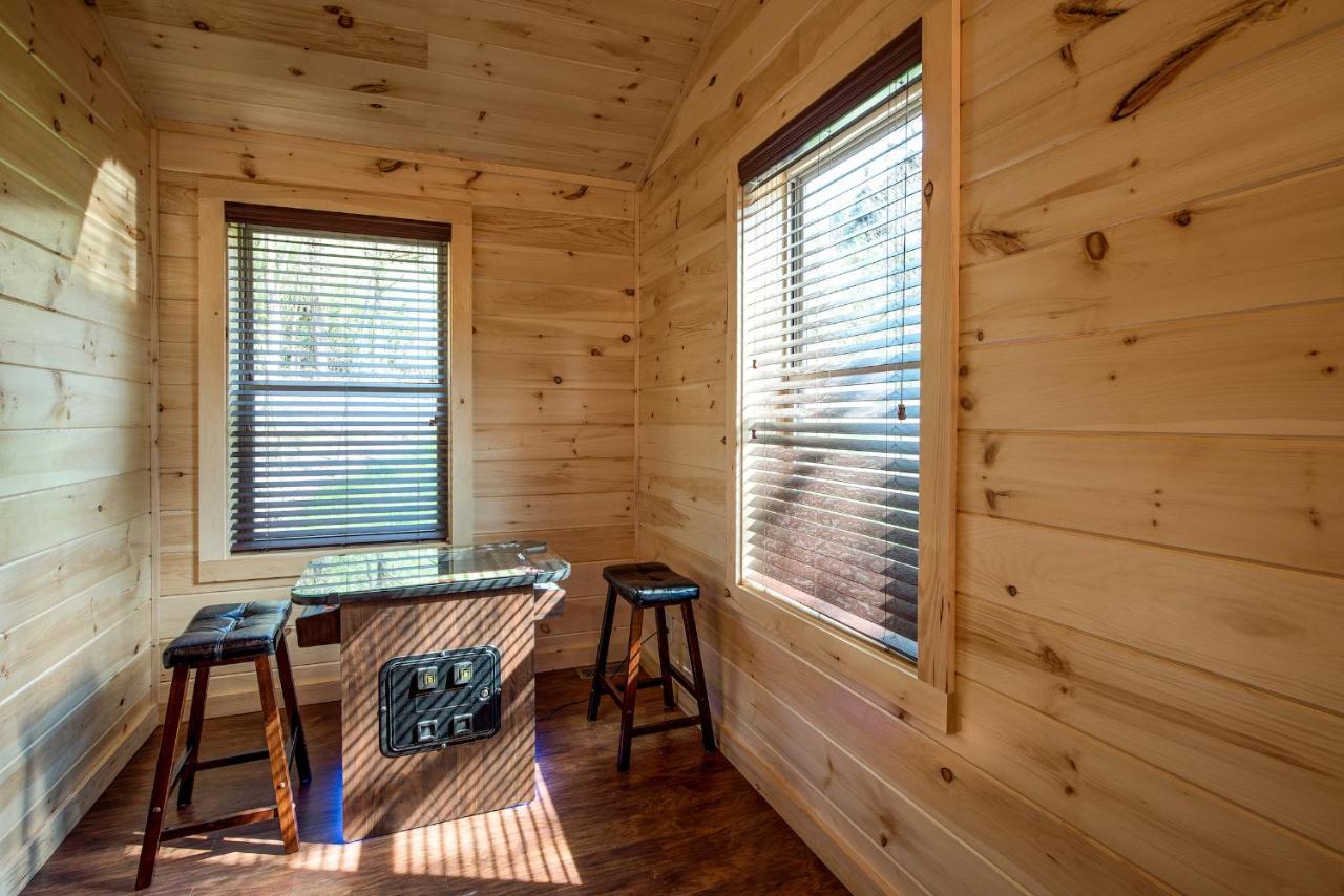 Woodland Escape, 3 Bedrooms, Hot Tub, Pool Access, WiFi, Sleeps 9 Pigeon Forge Buitenkant foto