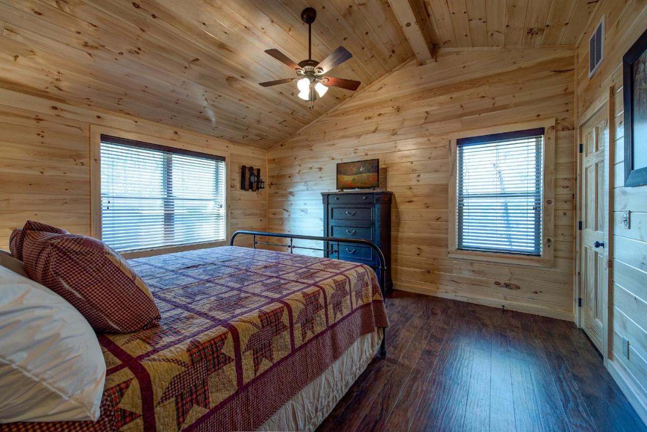 Woodland Escape, 3 Bedrooms, Hot Tub, Pool Access, WiFi, Sleeps 9 Pigeon Forge Buitenkant foto