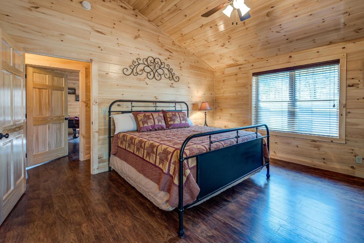 Woodland Escape, 3 Bedrooms, Hot Tub, Pool Access, WiFi, Sleeps 9 Pigeon Forge Buitenkant foto