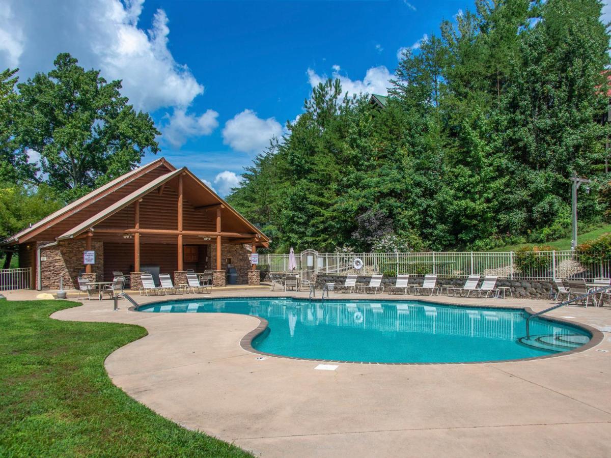 Woodland Escape, 3 Bedrooms, Hot Tub, Pool Access, WiFi, Sleeps 9 Pigeon Forge Buitenkant foto