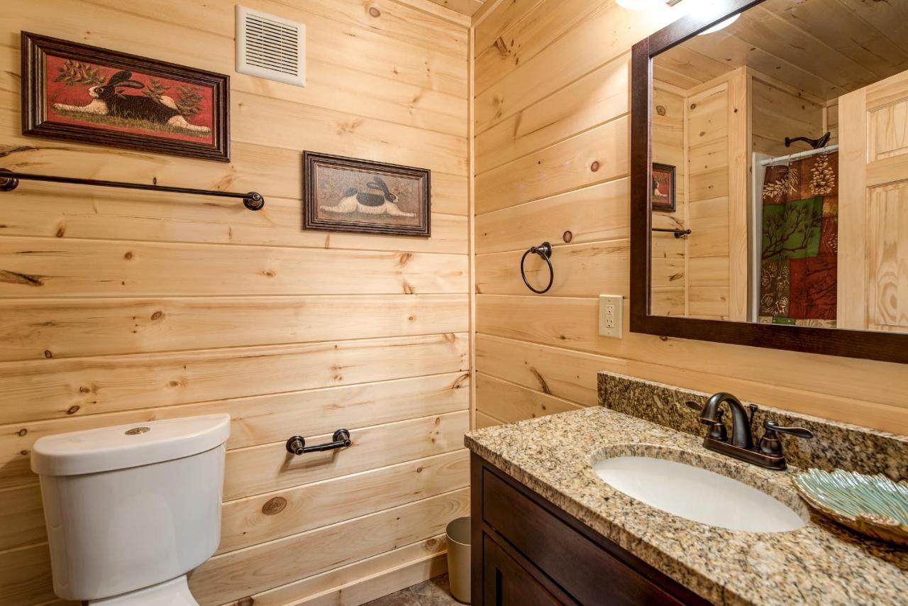 Woodland Escape, 3 Bedrooms, Hot Tub, Pool Access, WiFi, Sleeps 9 Pigeon Forge Buitenkant foto