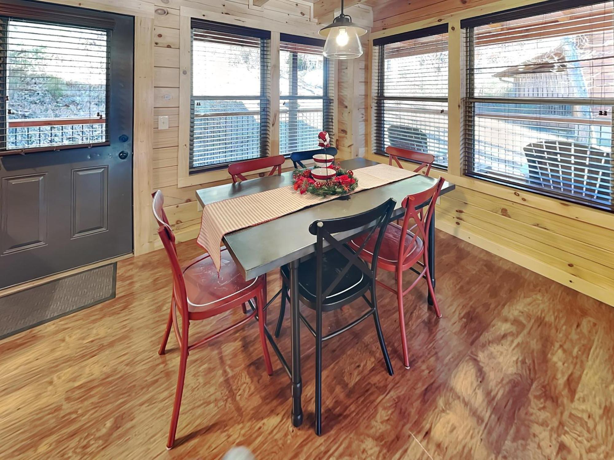 Woodland Escape, 3 Bedrooms, Hot Tub, Pool Access, WiFi, Sleeps 9 Pigeon Forge Buitenkant foto