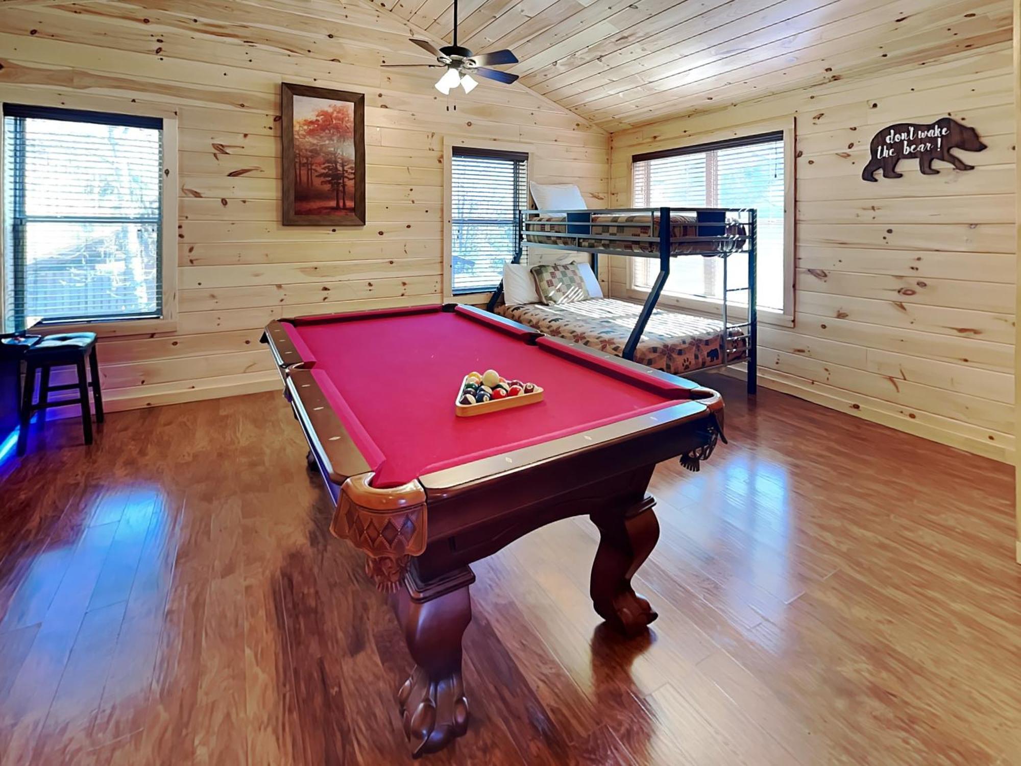 Woodland Escape, 3 Bedrooms, Hot Tub, Pool Access, WiFi, Sleeps 9 Pigeon Forge Buitenkant foto