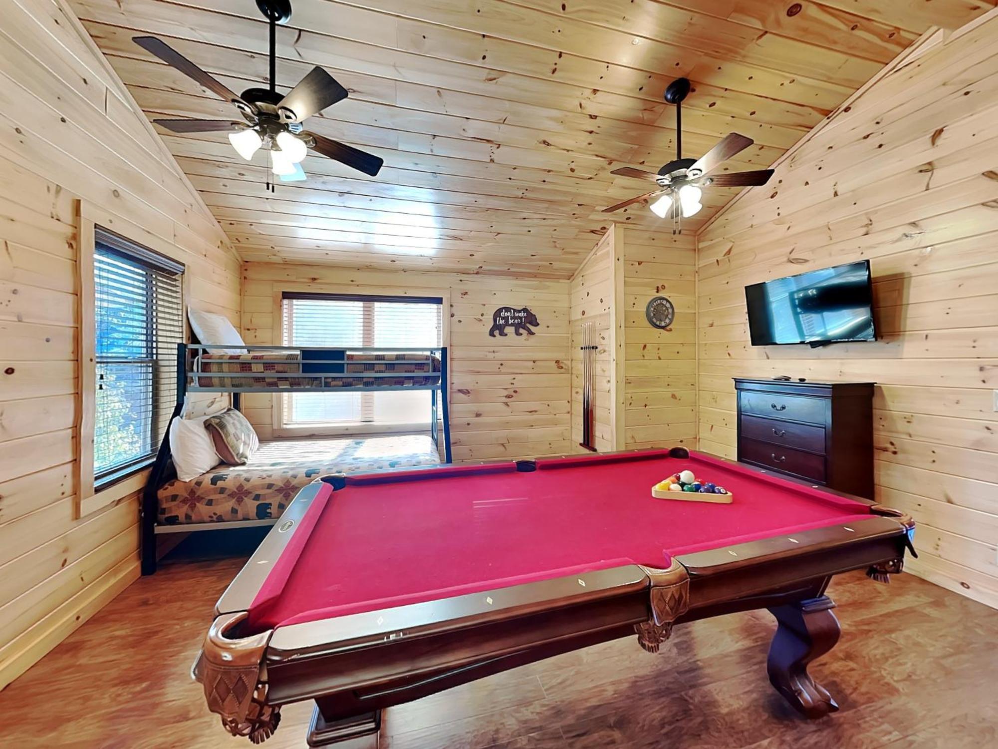 Woodland Escape, 3 Bedrooms, Hot Tub, Pool Access, WiFi, Sleeps 9 Pigeon Forge Buitenkant foto